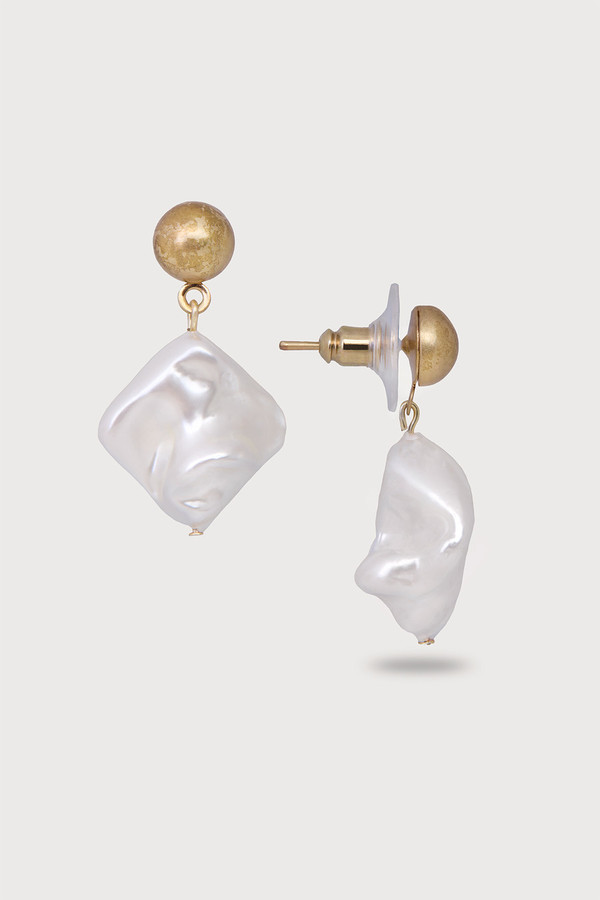 SAACHI Baroque Pearl Diamond Earrings showcasing large freshwater pearls with sparkling diamond accents on elegant pearl earrings