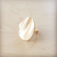Matte Gold Electroplate Wavy Disc Ring 012a3