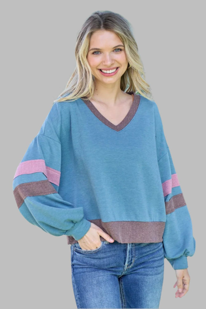 Hailey & Co Color Block V-Neck Cropped sweatshirt