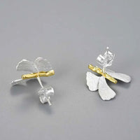 Pequeño pendiente de mariposa