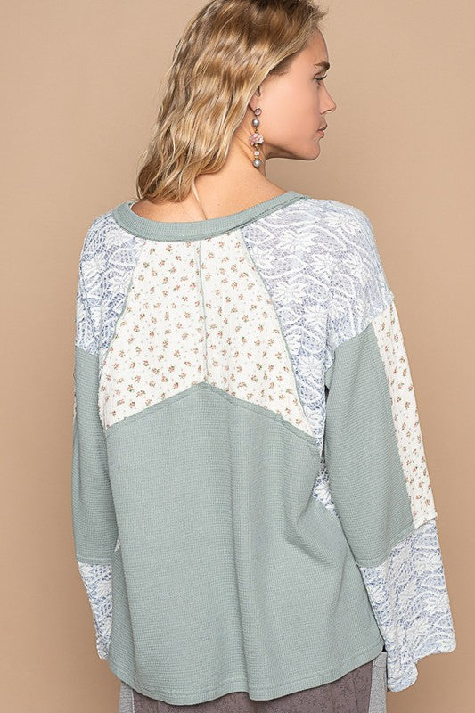 Lace Floral Round Neck Knit Top