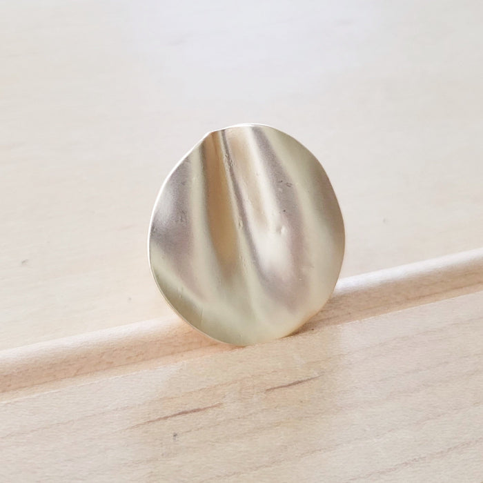 Matte Gold Electroplate Wavy Disc Ring 012a3