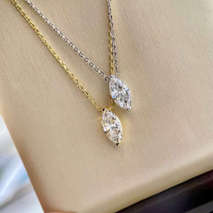 Sterling silver Céleste zircon pendant necklace with a delicate chain, showcasing a sparkling zircon stone in a elegant pendant design.