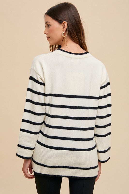 ide Slit Striped Round Neck Sweater