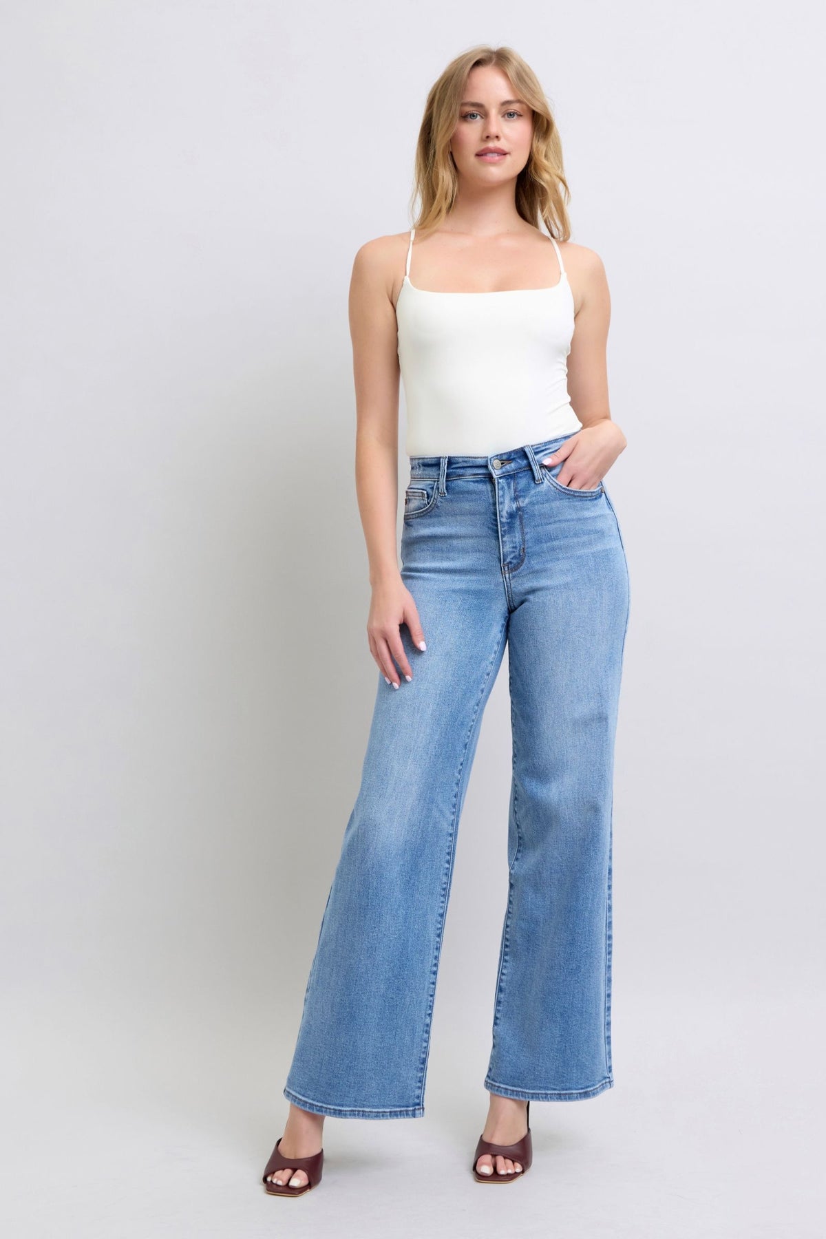 Wide Leg Jeans with Pockets