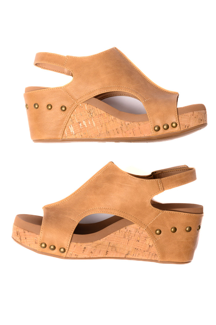 Carley Wedge Sandals in Caramel Smooth
