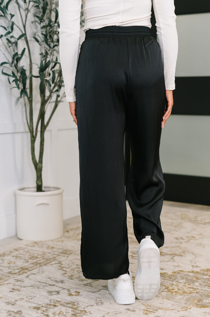 Pantalones de pierna ancha City Ease en negro