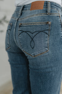 Pantalón boyfriend clásico de tiro medio con puños Colette