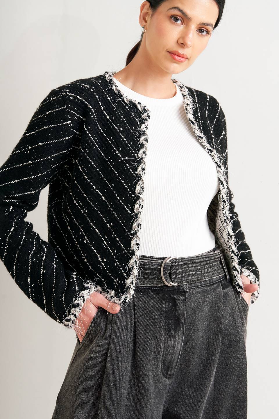 NOIR LINEAR SWEATER KNIT JACKET