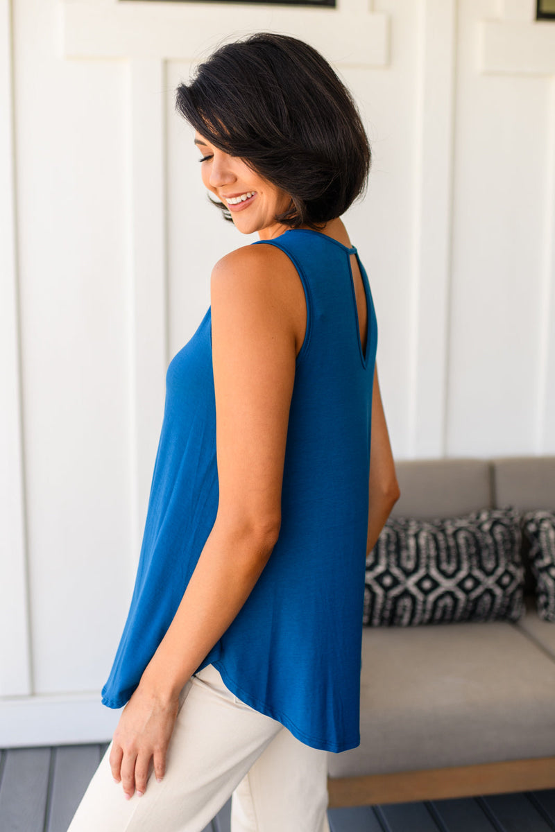 Tanque con detalle de ojo de cerradura más grande que grande en verde azulado 