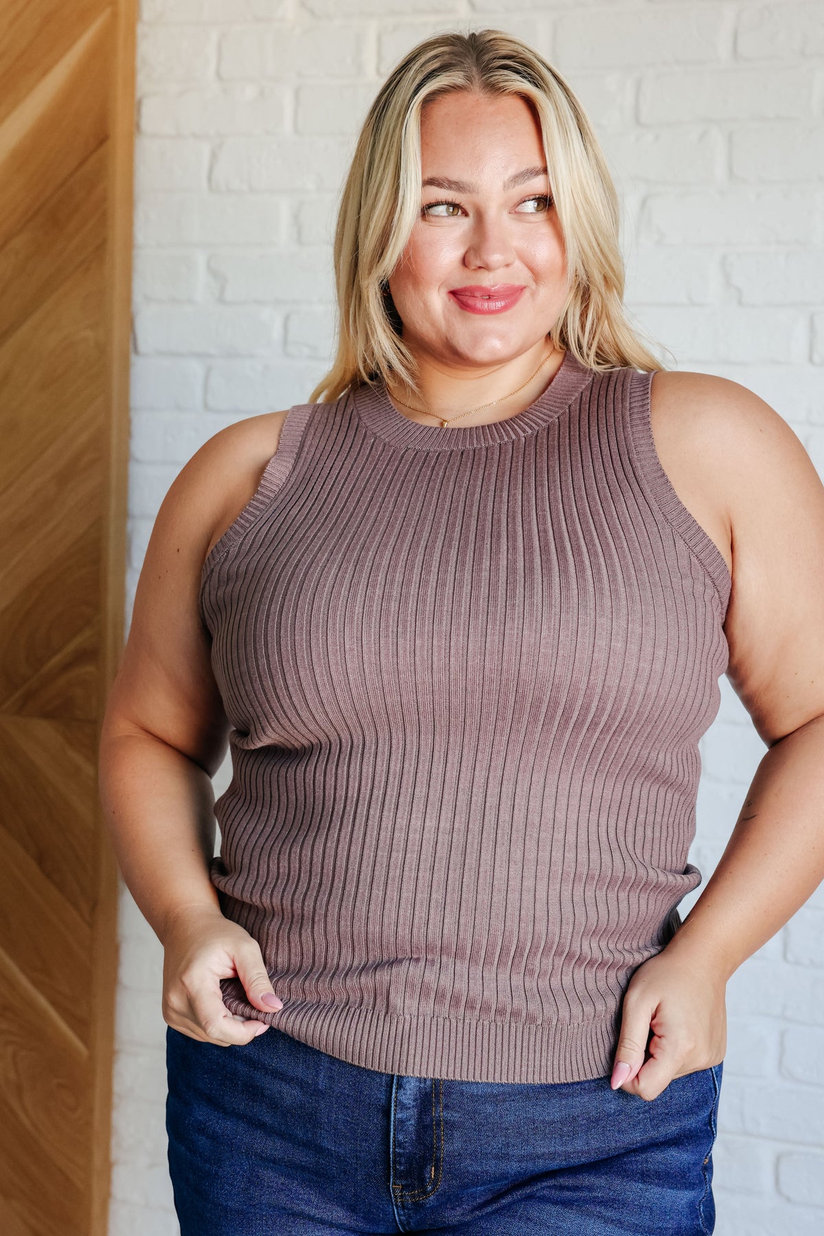 Déjame escucharlo, suéter acanalado sin mangas