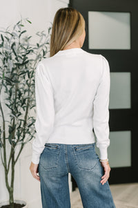 Blusa de manga larga blanca de Needsary Closet Space
