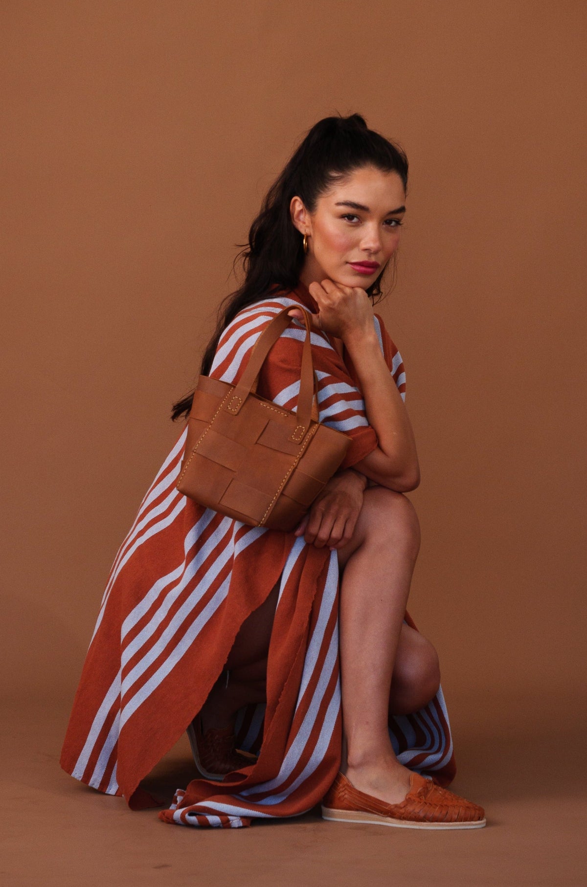 CARMEN BASKET BAG // CAMEL