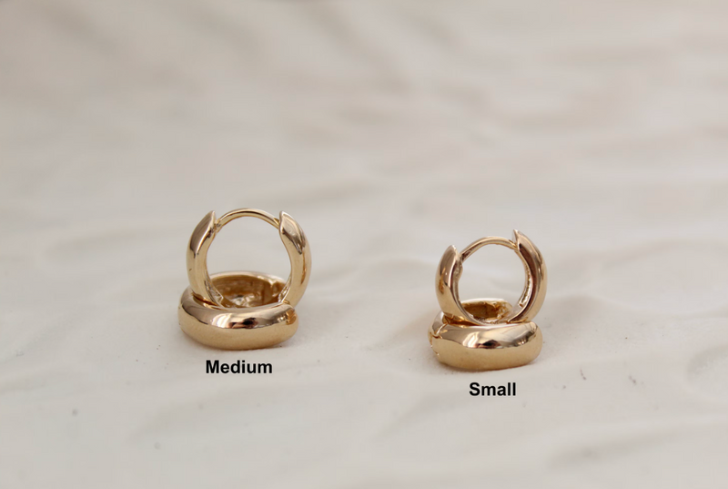 Pendientes Huggie pequeños, minimalistas y sencillos