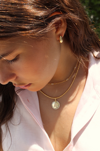 Pendientes Huggie pequeños, minimalistas y sencillos