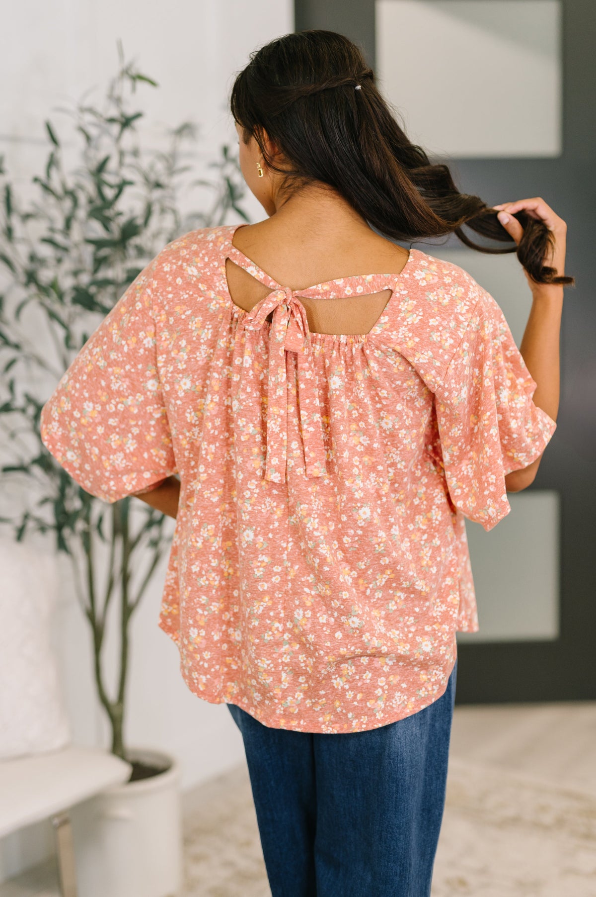 Dusty rose square-neck Beck top from Ave Shops' Spring Breeze collection, stylish blouse with a fitted silhouette.
