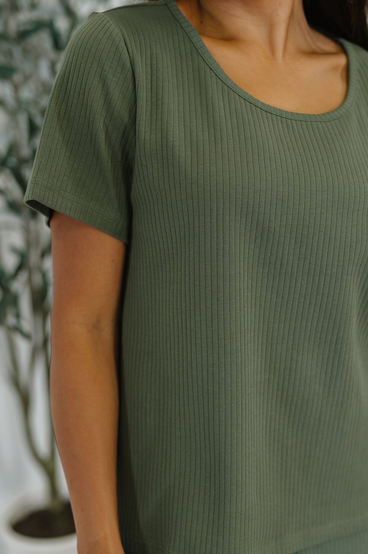 Camiseta cuadrada Thyme en color pino polvoriento
