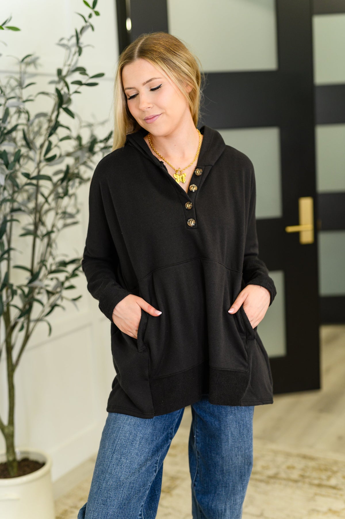Suéter Henley Warm Intentions en negro