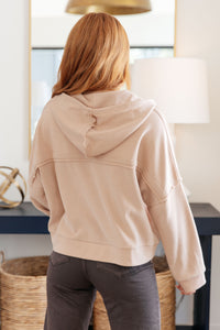 Sudadera con capucha retro Heartthrob en beige