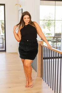 Suéter sin mangas con cuello halter y compromiso anterior