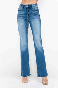 Distressed High Rise Jeans with Pockets