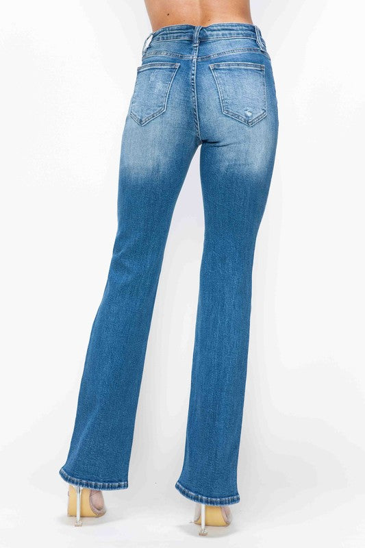 Distressed High Rise Jeans with Pockets