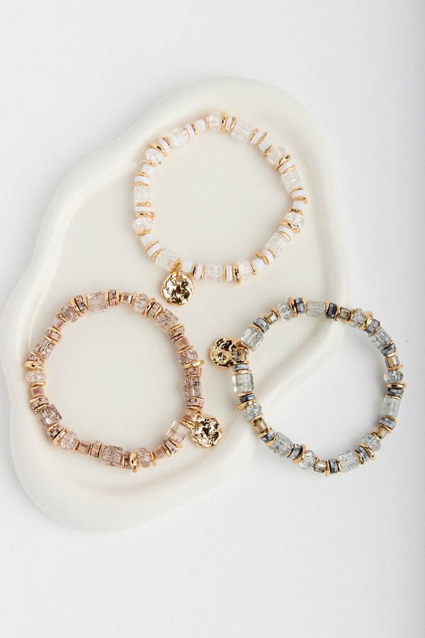 Beaded stretch hammer bracelet by SAACHI featuring multicolored beads on a stretchy band.