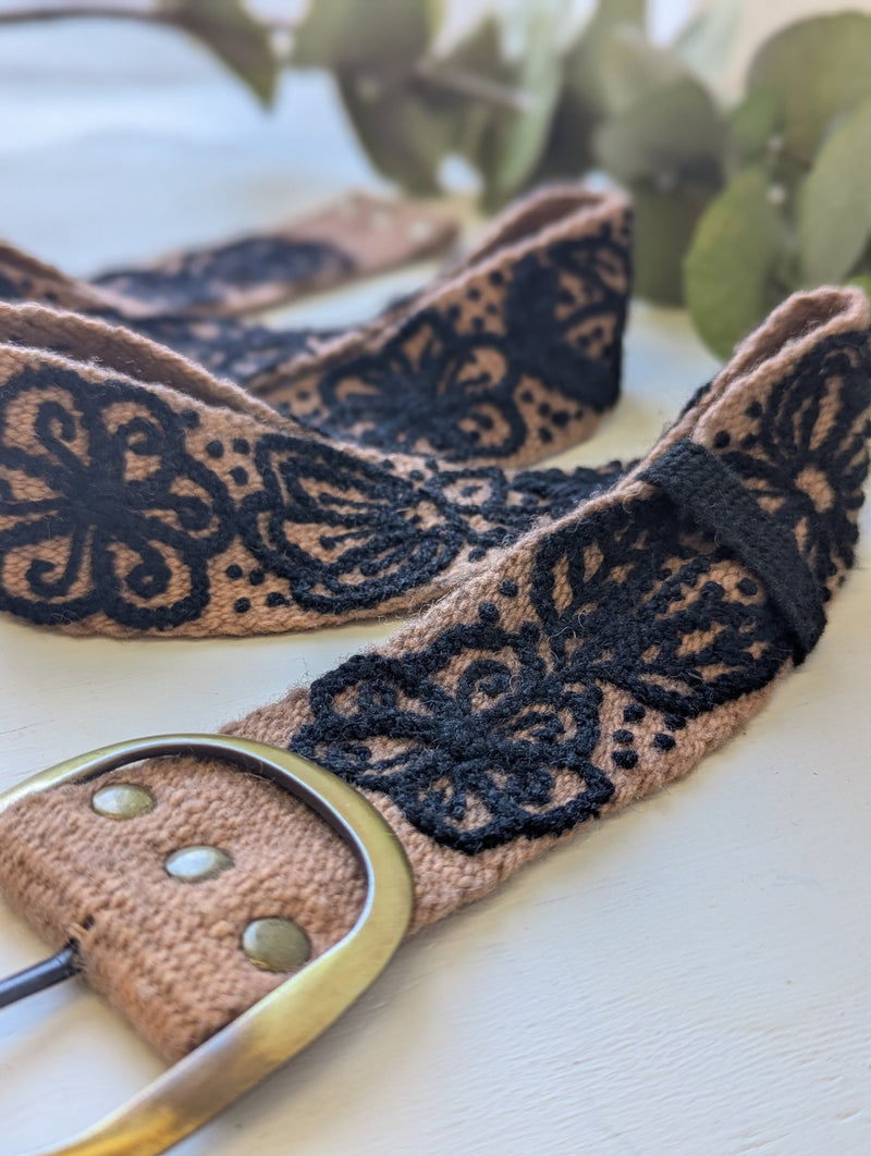 Sombra Rosa Embroidered Belt