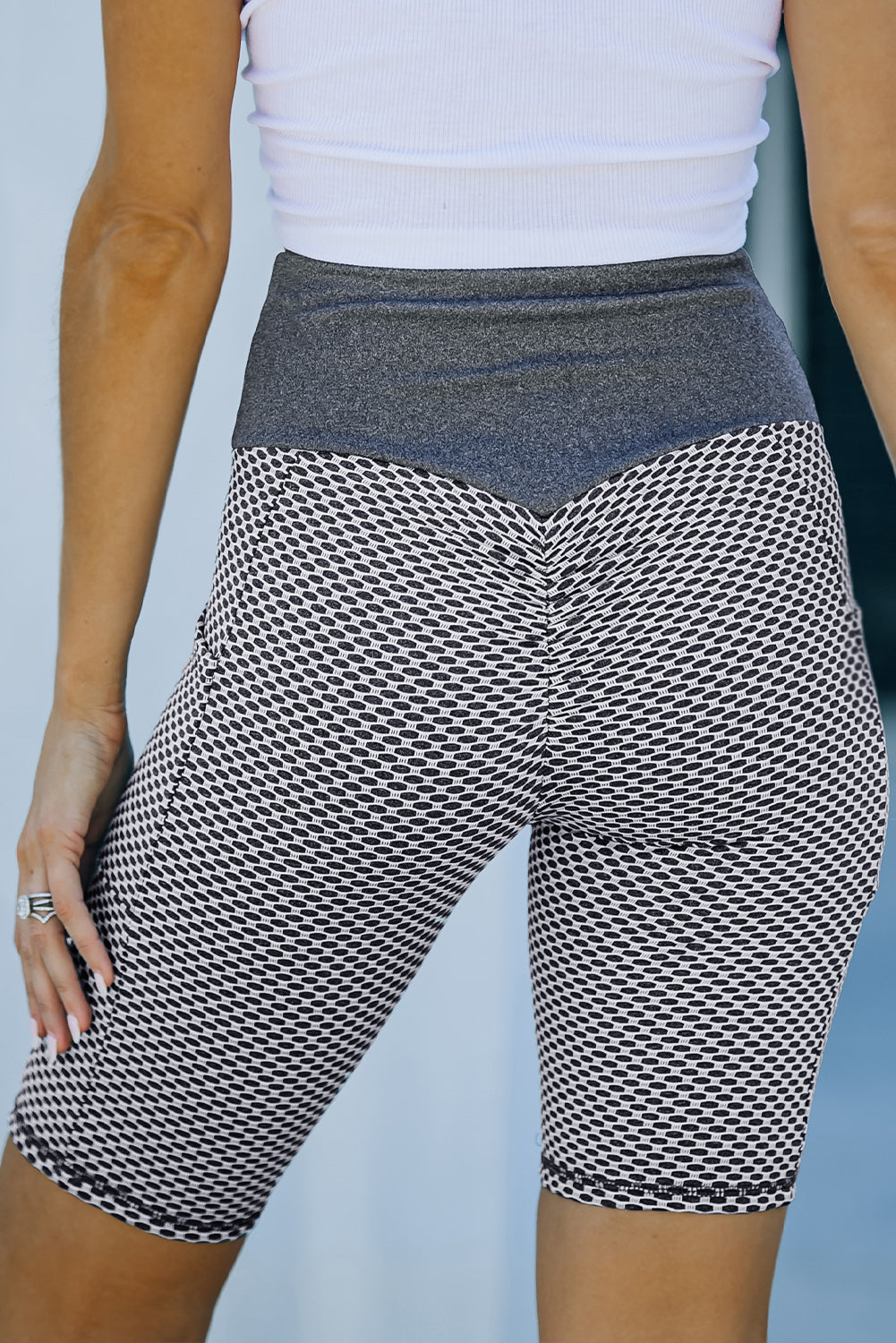 Side Pockets Ruched Butt Lifting Yoga Shorts - The GlamBox Jewels Boutique