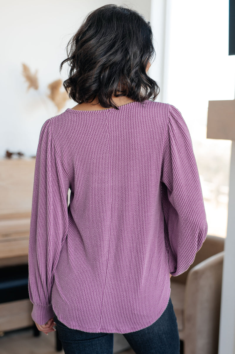 Top con mangas abullonadas "Fiel a tu palabra"